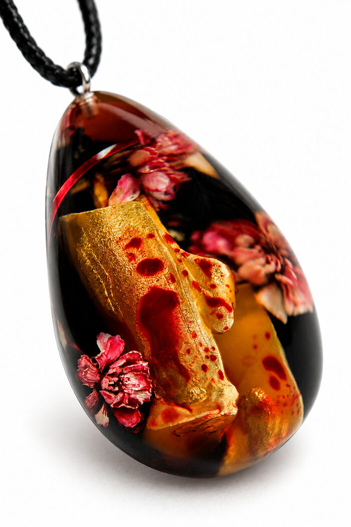This Ukrainian Artist Uses Nature And Personal Artifacts To Transform Pain Into Resin Jewelry Pieces (20 Pics) This Ukrainian Artist Uses Nature And Personal Artifacts To Transform Pain Into Resin Jewelry Pieces (20 Pics)
