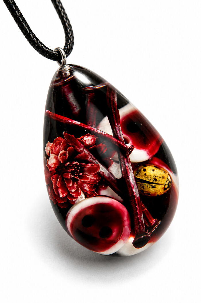 This Ukrainian Artist Uses Nature And Personal Artifacts To Transform Pain Into Resin Jewelry Pieces (20 Pics) This Ukrainian Artist Uses Nature And Personal Artifacts To Transform Pain Into Resin Jewelry Pieces (20 Pics)