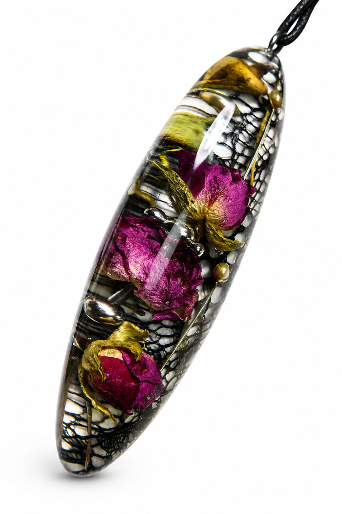 This Ukrainian Artist Uses Nature And Personal Artifacts To Transform Pain Into Resin Jewelry Pieces (20 Pics) This Ukrainian Artist Uses Nature And Personal Artifacts To Transform Pain Into Resin Jewelry Pieces (20 Pics)