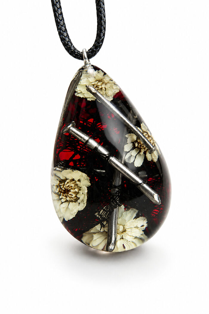 This Ukrainian Artist Uses Nature And Personal Artifacts To Transform Pain Into Resin Jewelry Pieces (20 Pics) This Ukrainian Artist Uses Nature And Personal Artifacts To Transform Pain Into Resin Jewelry Pieces (20 Pics)