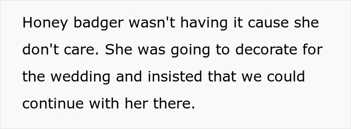 Woman Crashes Memorial Service To Decorate For Wedding, Has A Meltdown When Pastor Shuts Her Down Woman Crashes Memorial Service To Decorate For Wedding, Has A Meltdown When Pastor Shuts Her Down