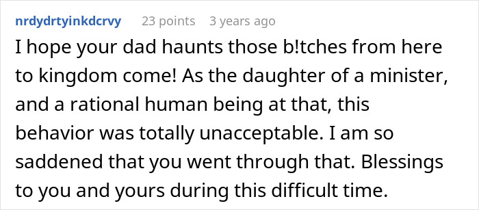 Woman Crashes Memorial Service To Decorate For Wedding, Has A Meltdown When Pastor Shuts Her Down Woman Crashes Memorial Service To Decorate For Wedding, Has A Meltdown When Pastor Shuts Her Down