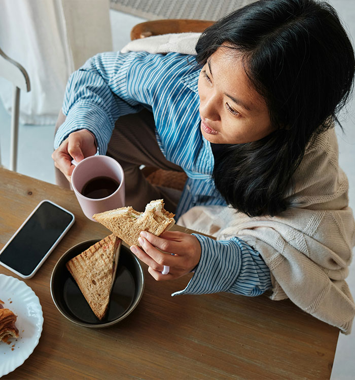 Dietitian Explains What Really Happens When Coffee Hits An Empty Stomach First Thing In The Morning