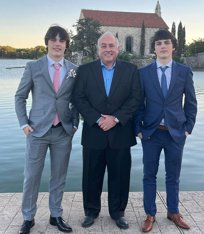 Austin Metcalf’s Twin Brother Drops A Stinging 6-Word Rebuke To Karmelo Anthony Amid Viral Controversy Austin Metcalf’s Twin Brother Drops A Stinging 6-Word Rebuke To Karmelo Anthony Amid Viral Controversy