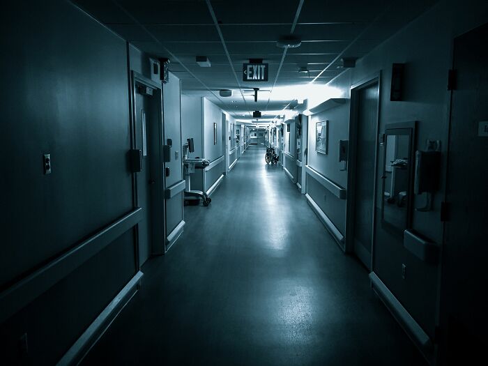 54 Creepy Hospital Stories That Medical Workers Still Can’t Explain