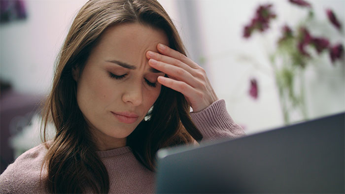 Wedding Cake Drama Ruins Friendship: “Started Advertising Using Stock Images”