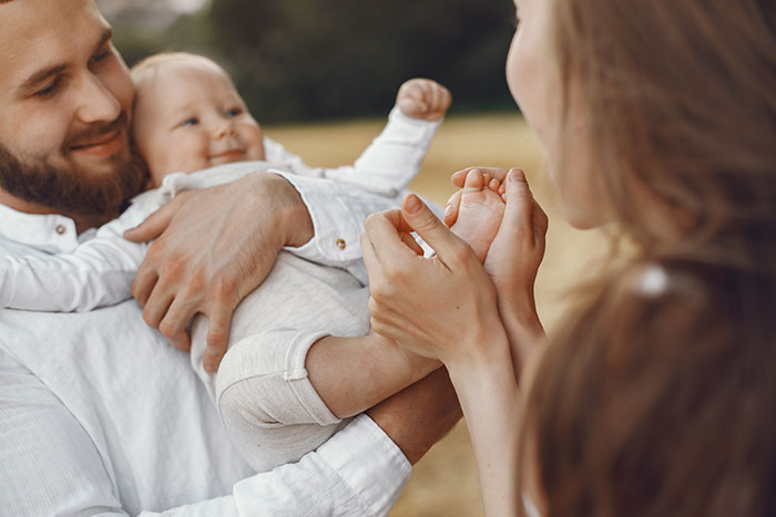 Infertile Woman Just Assumes She Can Take Pregnant Teen Sis’s Baby, Shocked When The Answer Is No Infertile Woman Just Assumes She Can Take Pregnant Teen Sis’s Baby, Shocked When The Answer Is No
