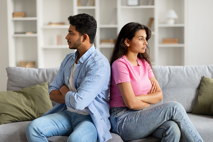Wife Discovers Hubby’s Secret Calls With His Ex, Finally Understands Why She Always Feels Invisible Wife Discovers Hubby’s Secret Calls With His Ex, Finally Understands Why She Always Feels Invisible
