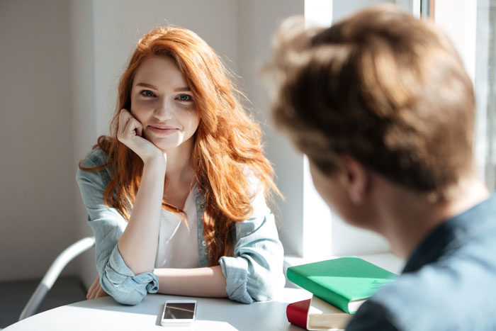 Coworker Embarrasses Herself After Chasing Married Man At Work, Finds Out His Wife Is Right There Coworker Embarrasses Herself After Chasing Married Man At Work, Finds Out His Wife Is Right There