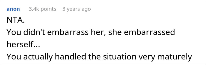 Coworker Embarrasses Herself After Chasing Married Man At Work, Finds Out His Wife Is Right There Coworker Embarrasses Herself After Chasing Married Man At Work, Finds Out His Wife Is Right There