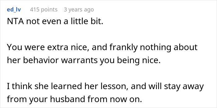 Coworker Embarrasses Herself After Chasing Married Man At Work, Finds Out His Wife Is Right There Coworker Embarrasses Herself After Chasing Married Man At Work, Finds Out His Wife Is Right There