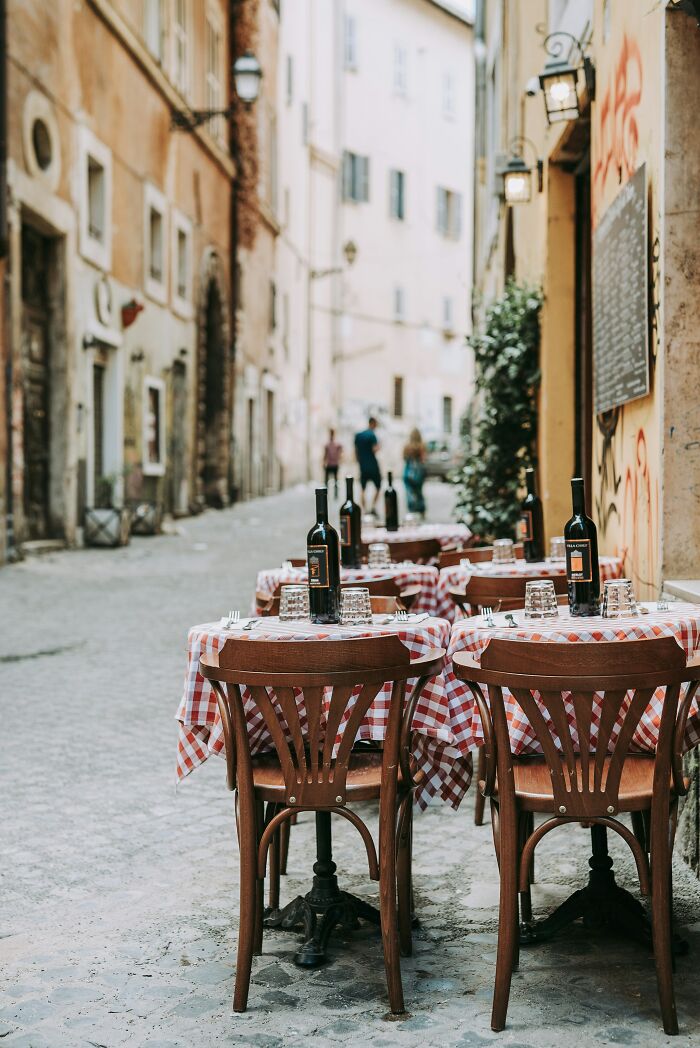 After US Tourists Are ‘Tricked’ Into Paying 44 Euros For Two Ice Creams In Rome, Expert Gives Travel Warning After US Tourists Are ‘Tricked’ Into Paying 44 Euros For Two Ice Creams In Rome, Expert Gives Travel Warning
