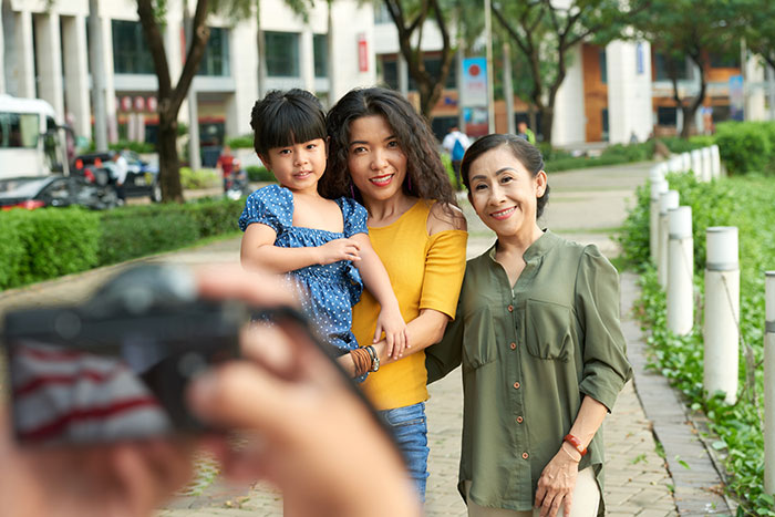 59 Unwritten Rules Between Strangers That Make The World A Better Place