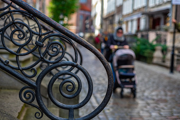59 Unwritten Rules Between Strangers That Make The World A Better Place