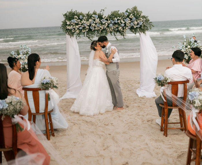 Broke Woman Tells Bride She Can No Longer Afford Her Destination Wedding, Her Response Floors Her