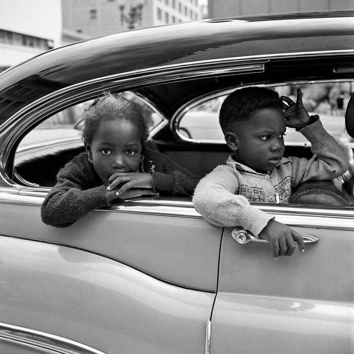63 Real And Charming Photos That Captured Special And Mundane Moments Of The Past Decades