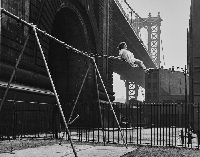 63 Real And Charming Photos That Captured Special And Mundane Moments Of The Past Decades