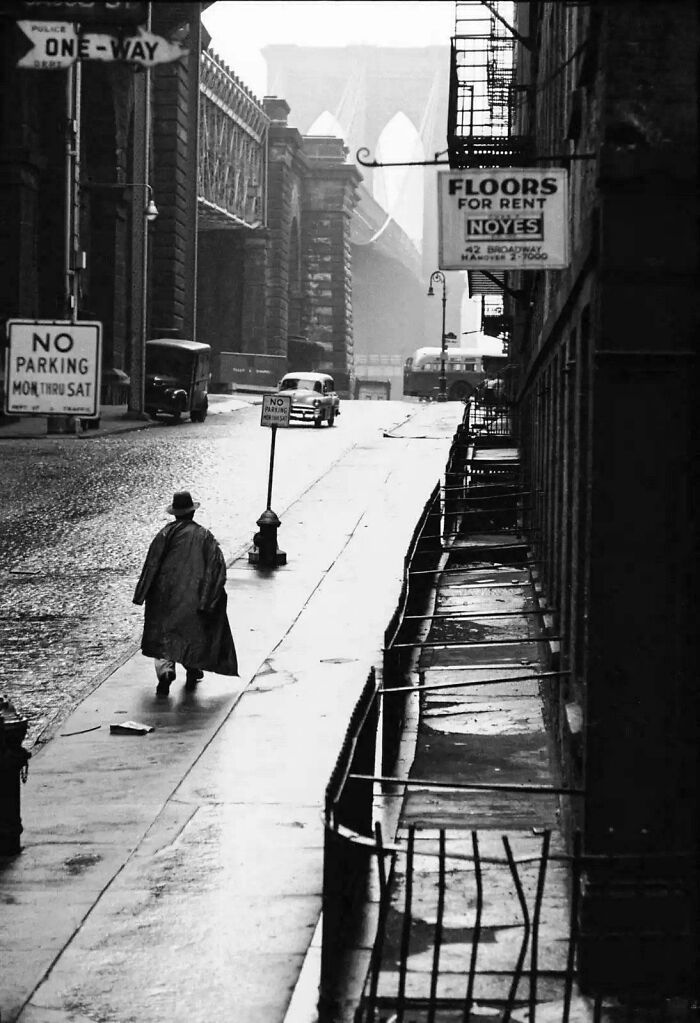 63 Real And Charming Photos That Captured Special And Mundane Moments Of The Past Decades