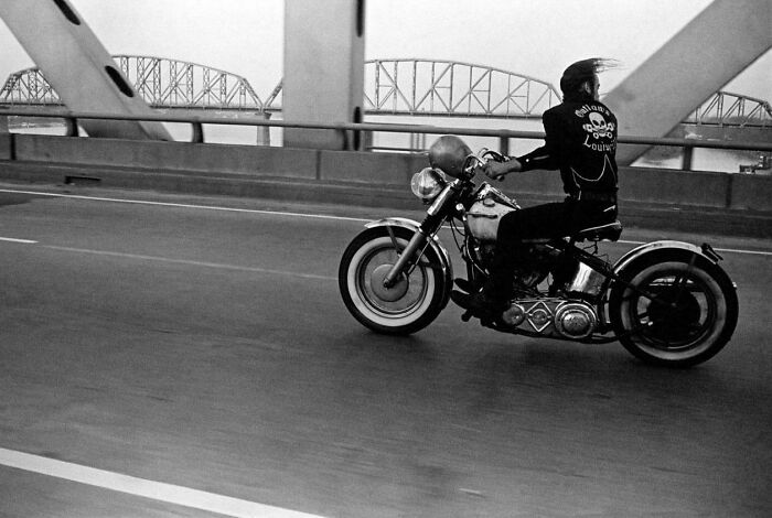 63 Real And Charming Photos That Captured Special And Mundane Moments Of The Past Decades