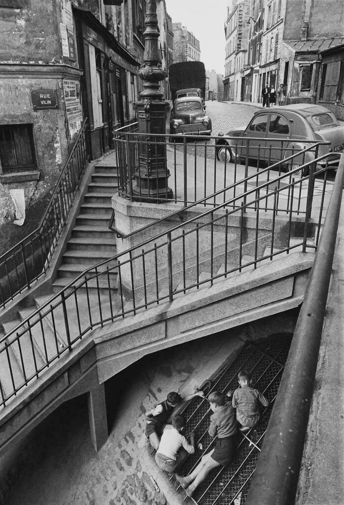 63 Real And Charming Photos That Captured Special And Mundane Moments Of The Past Decades
