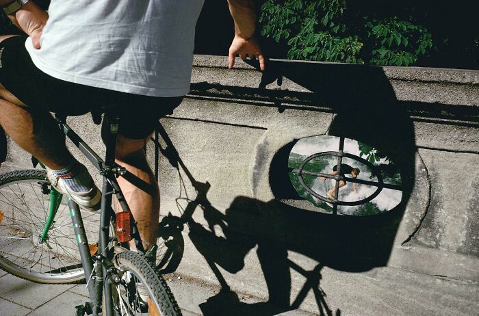 63 Real And Charming Photos That Captured Special And Mundane Moments Of The Past Decades