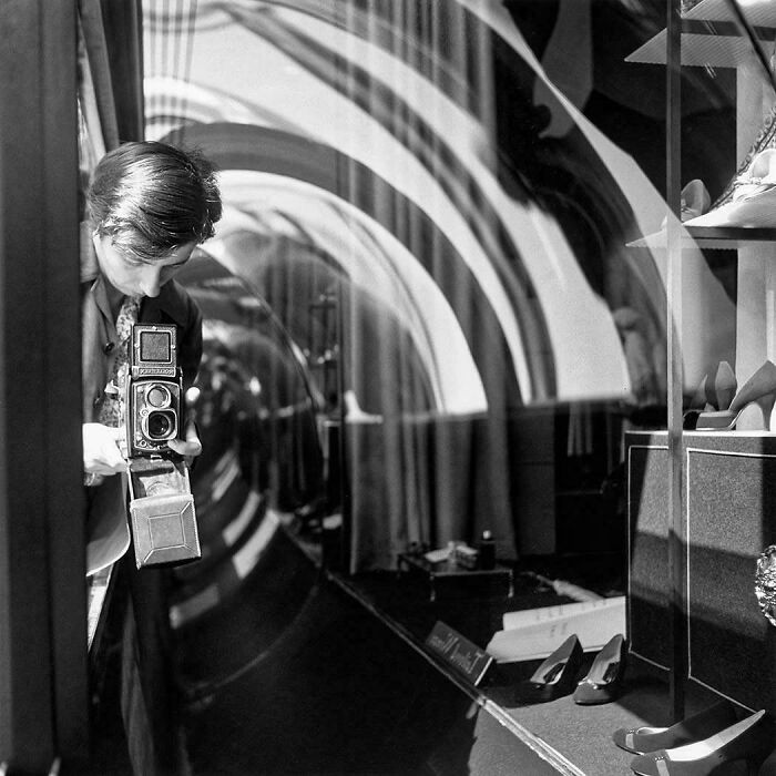 63 Real And Charming Photos That Captured Special And Mundane Moments Of The Past Decades