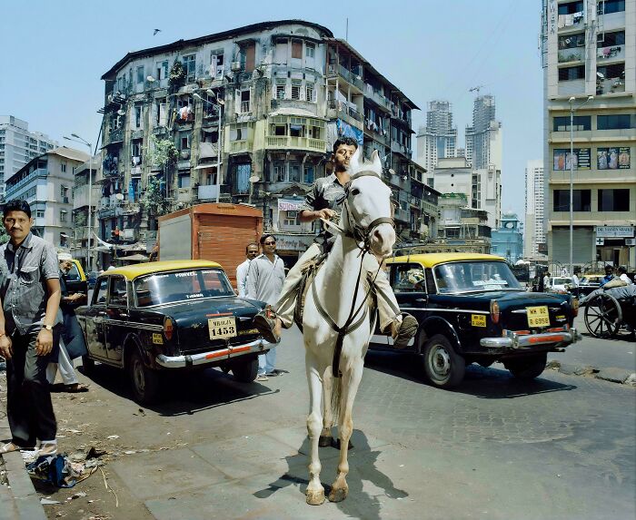63 Real And Charming Photos That Captured Special And Mundane Moments Of The Past Decades