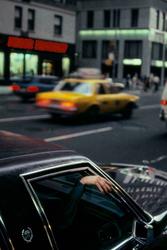 63 Real And Charming Photos That Captured Special And Mundane Moments Of The Past Decades