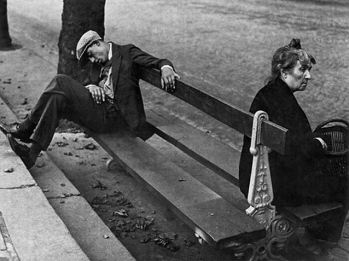 63 Real And Charming Photos That Captured Special And Mundane Moments Of The Past Decades