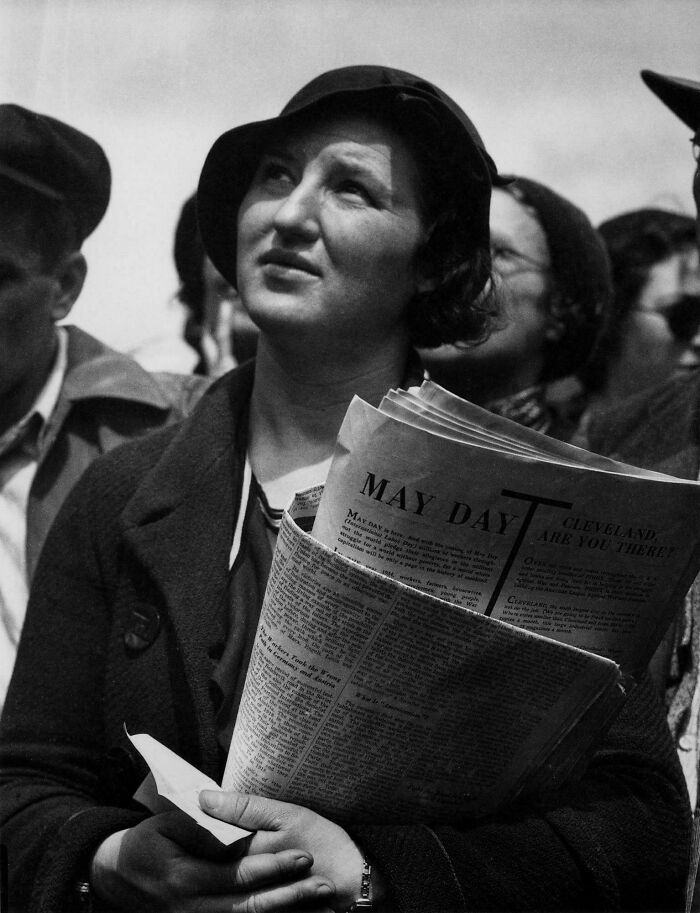 63 Real And Charming Photos That Captured Special And Mundane Moments Of The Past Decades