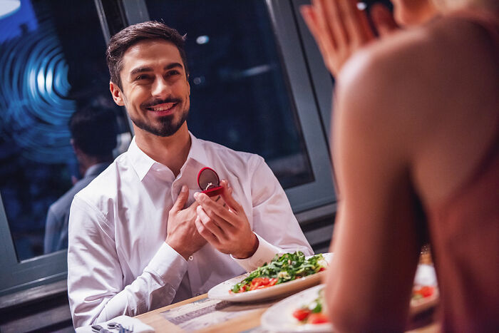 Guy Finally Decides To Propose When He&rsquo;s Ready, Gets A Rude Awakening Instead Of A &lsquo;Yes&rsquo;