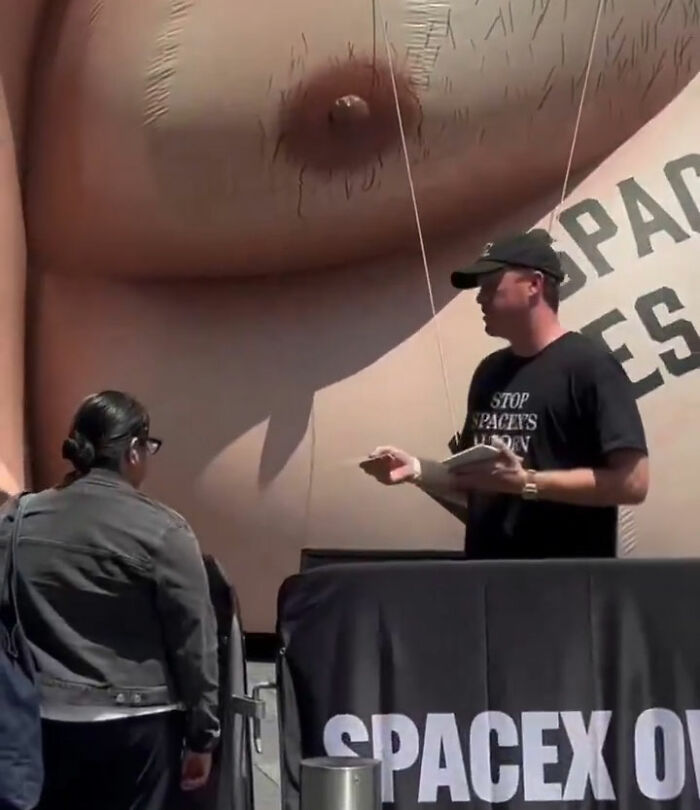 Giant Inflatable Of Elon Musk Mysteriously Appears In Times Square With Scathing Message Giant Inflatable Of Elon Musk Mysteriously Appears In Times Square With Scathing Message