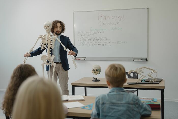 “Do You Actually Know Your Own Body?”: Test Yourself With These 24 Human Biology Questions “Do You Actually Know Your Own Body?”: Test Yourself With These 24 Human Biology Questions