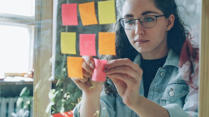 15 Common Thought Patterns That Fuel Anxiety, According To A Psychology Expert 15 Common Thought Patterns That Fuel Anxiety, According To A Psychology Expert