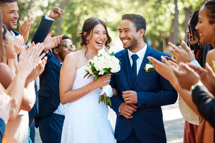 Sibling Boycotts Wedding As Bride Won’t Invite Mom With Dementia, Drama Ensues As Bride Is Exposed Sibling Boycotts Wedding As Bride Won’t Invite Mom With Dementia, Drama Ensues As Bride Is Exposed