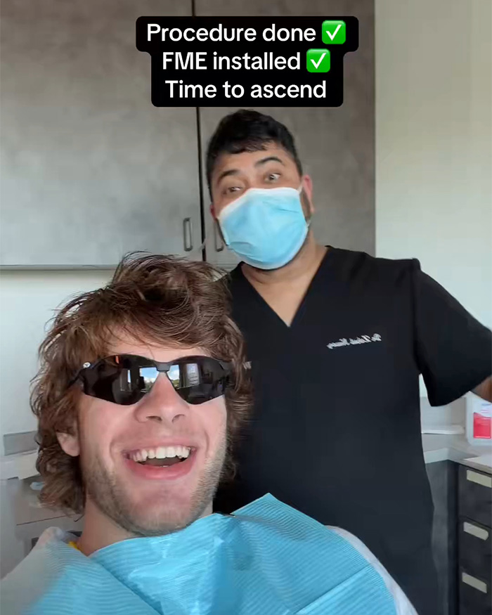 Doctor Warns Of The Risks After “Looksmaxxer” Films Himself Using A Maxilla Expander Doctor Warns Of The Risks After “Looksmaxxer” Films Himself Using A Maxilla Expander
