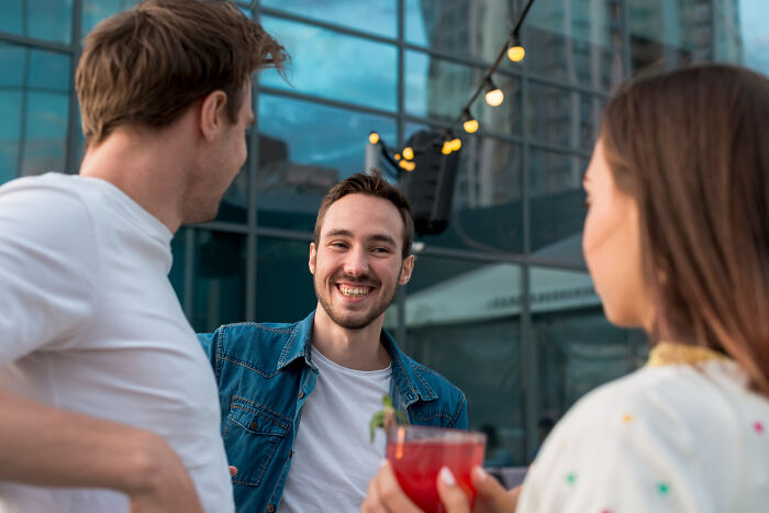 33 Scary Stories About People Finding Out The Sinister Things That Their “Nice” Friend Did 33 Scary Stories About People Finding Out The Sinister Things That Their “Nice” Friend Did
