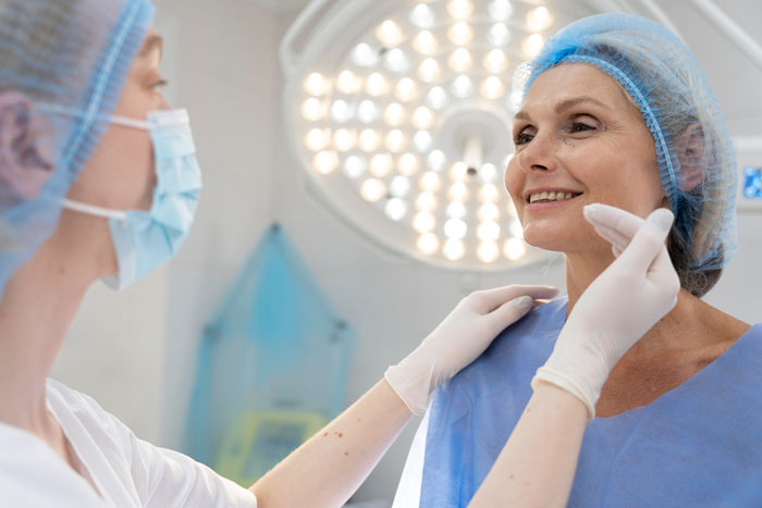 34YO Woman Gets Fillers And Botox, Asks Sis Not To Tell Anyone, She Does It Anyway Out Of Spite 34YO Woman Gets Fillers And Botox, Asks Sis Not To Tell Anyone, She Does It Anyway Out Of Spite