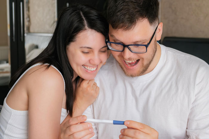 Half-Sister Claims Newborn Baby As Her Own, Actual Mom Responds By Cutting Contact Half-Sister Claims Newborn Baby As Her Own, Actual Mom Responds By Cutting Contact