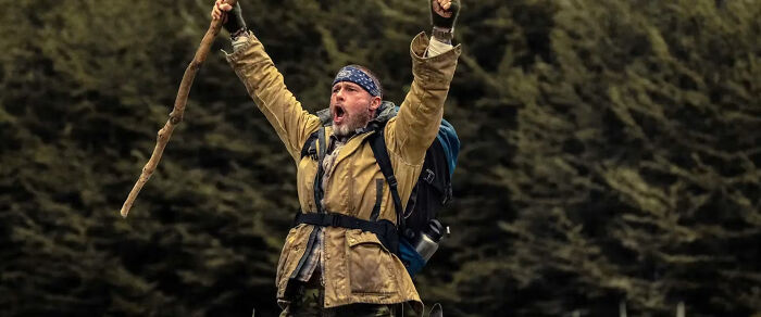 Brad Pitt Debuts Jaw-Dropping Makeover For New Survival Movie Only To Get Overshadowed By Co-Star Brad Pitt Debuts Jaw-Dropping Makeover For New Survival Movie Only To Get Overshadowed By Co-Star