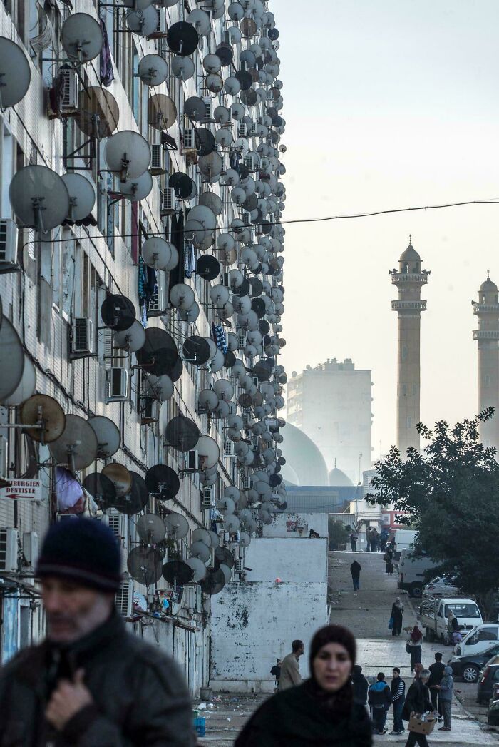 64 Scary Photos That Prove We’re Currently Living In An Urban Hell