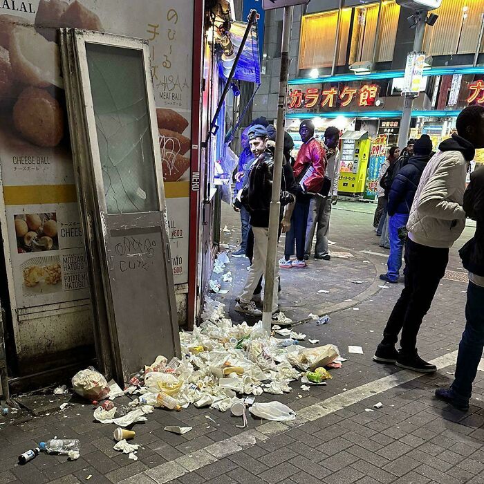 64 Scary Photos That Prove We’re Currently Living In An Urban Hell