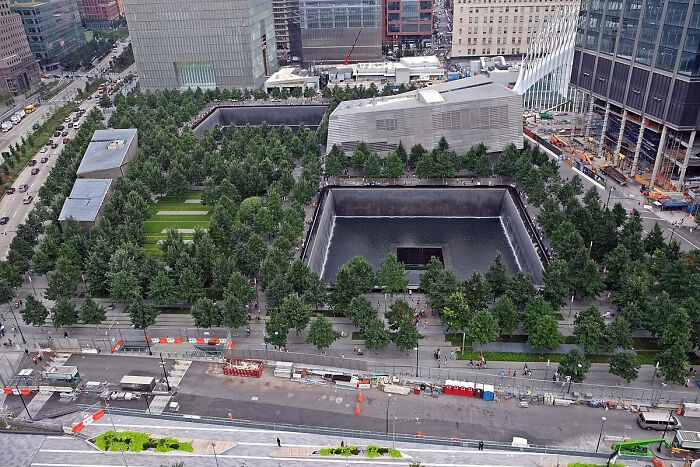 64 Scary Photos That Prove We’re Currently Living In An Urban Hell