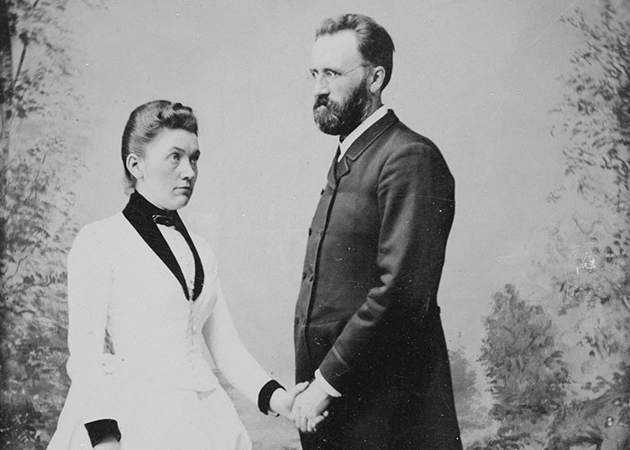For Decades, Wives Paid A Mysterious Woman To Fix Their Marriage—Until A Guilt-Ridden Client Told Police All For Decades, Wives Paid A Mysterious Woman To Fix Their Marriage—Until A Guilt-Ridden Client Told Police All