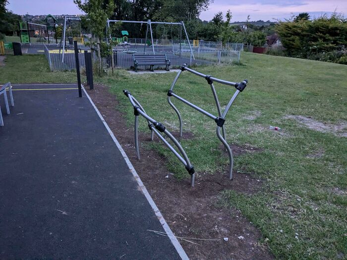 &ldquo;Intrigued And Disgusted By It&rdquo;: 81 Hilariously Awful Design Fails That Should Never Have Been Approved (New Pics)