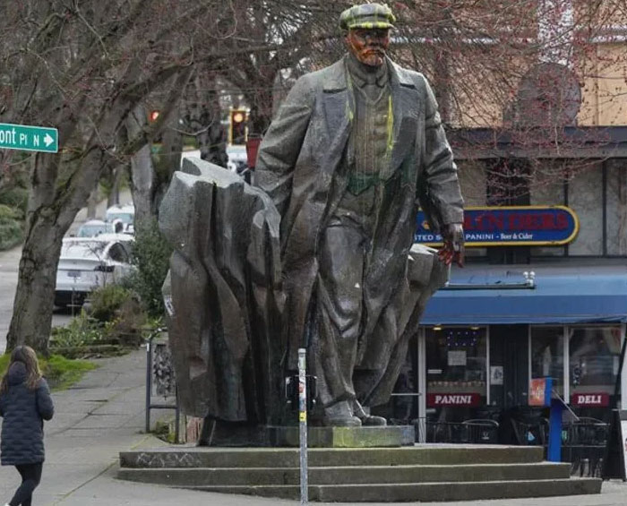 54 Of The Ugliest Monuments From Around The World 54 Of The Ugliest Monuments From Around The World
