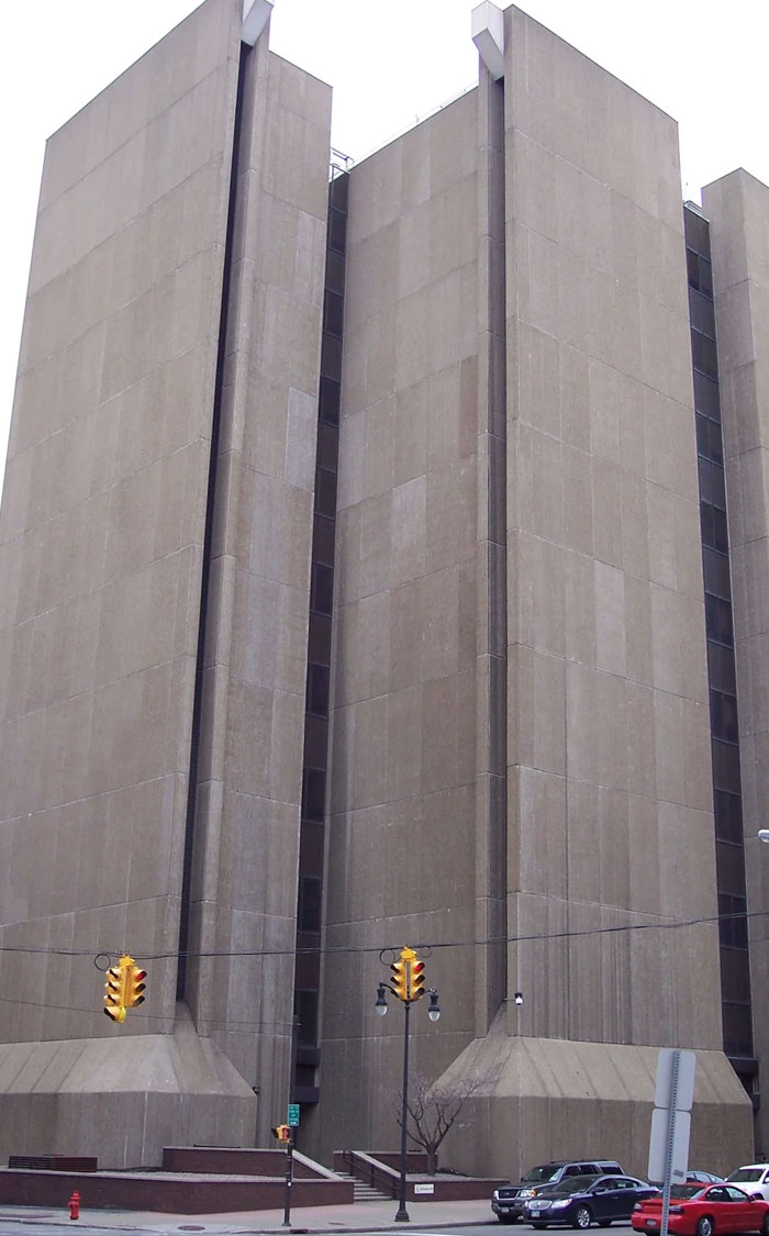 54 Of The Ugliest Monuments From Around The World 54 Of The Ugliest Monuments From Around The World