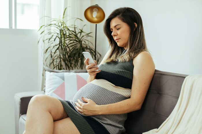 “Never Left Someone So Fast”: 47 Women Share The Most Shocking Things Found On Their Partner’s Phone “Never Left Someone So Fast”: 47 Women Share The Most Shocking Things Found On Their Partner’s Phone