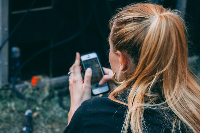 “Never Left Someone So Fast”: 47 Women Share The Most Shocking Things Found On Their Partner’s Phone “Never Left Someone So Fast”: 47 Women Share The Most Shocking Things Found On Their Partner’s Phone