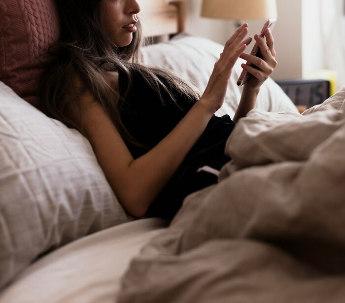 “Never Left Someone So Fast”: 47 Women Share The Most Shocking Things Found On Their Partner’s Phone “Never Left Someone So Fast”: 47 Women Share The Most Shocking Things Found On Their Partner’s Phone